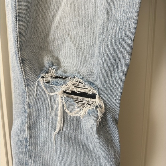 Women’s Gap Light Wash Cheeky Straight Jeans Size 29 - Picture 3 of 7